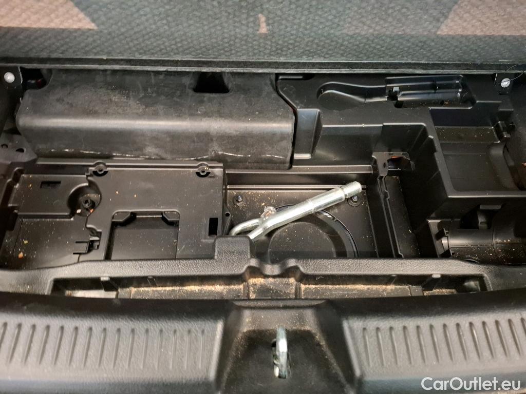  Mercedes  A-Klasse MERCEDES-BENZ Classe A Compact / 2018 / 5P / Berline A 250 e Business Line 8G-DCT #41