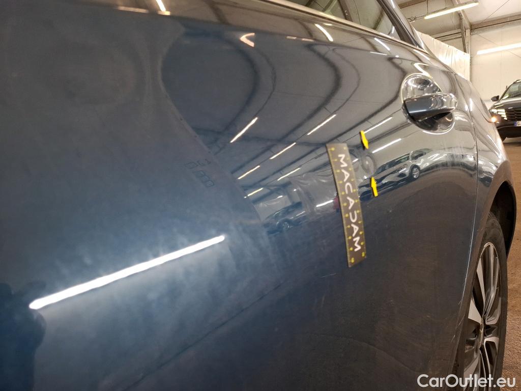  Mercedes  A-Klasse MERCEDES-BENZ Classe A Compact / 2018 / 5P / Berline A 250 e Business Line 8G-DCT #46