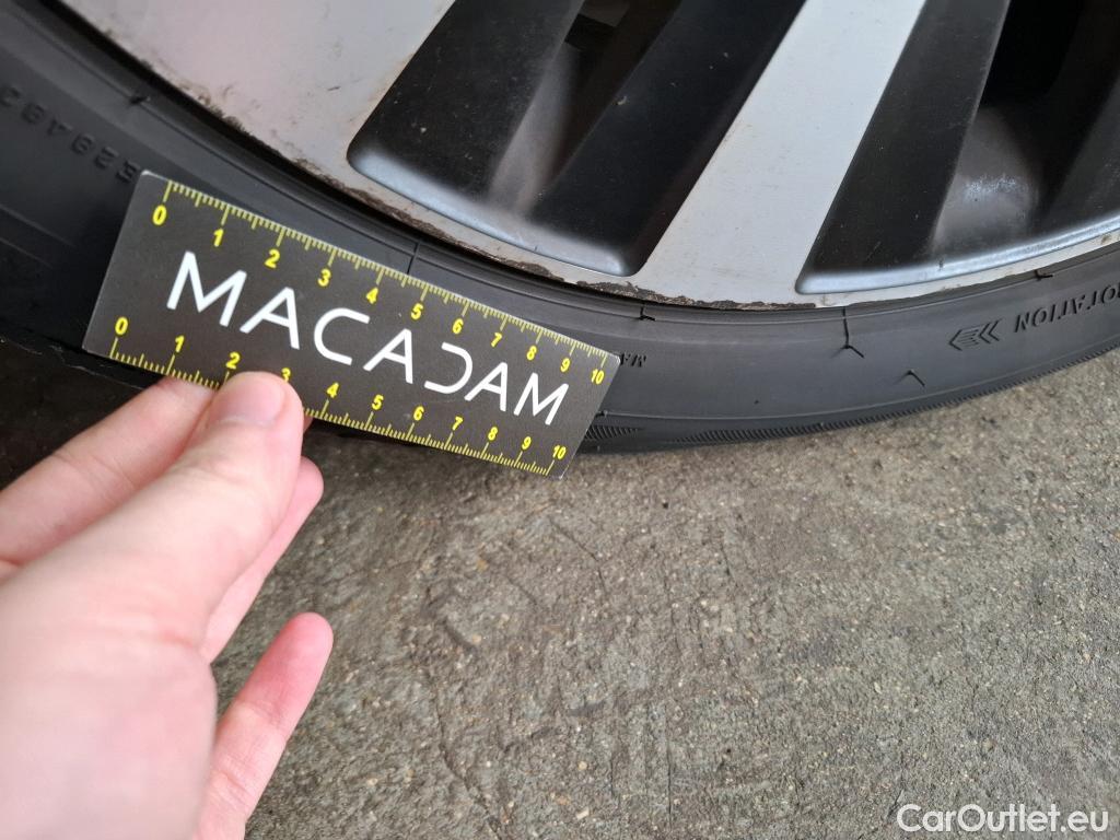  Mercedes  A-Klasse MERCEDES-BENZ Classe A Compact / 2018 / 5P / Berline A 250 e Business Line 8G-DCT #34