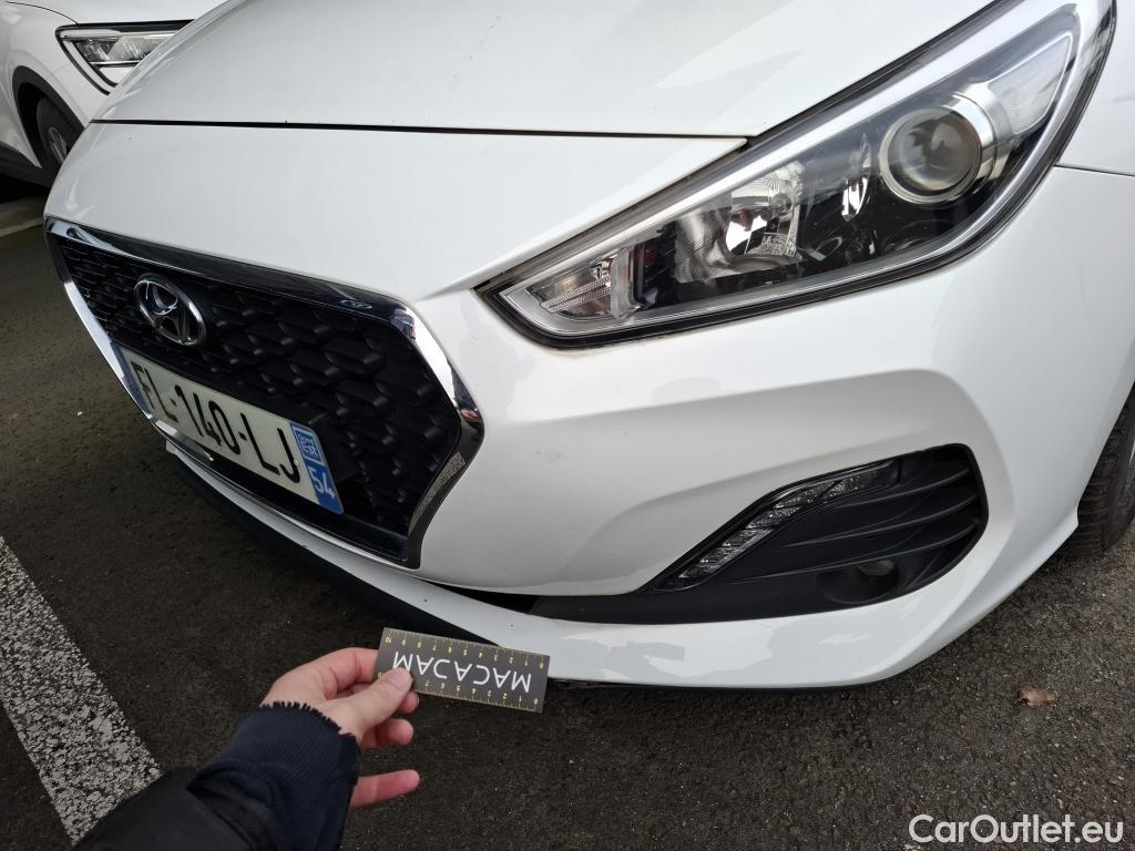  Hyundai  i30  cw Business 1.6 CRDi 115CV BVA7 E6dT #24