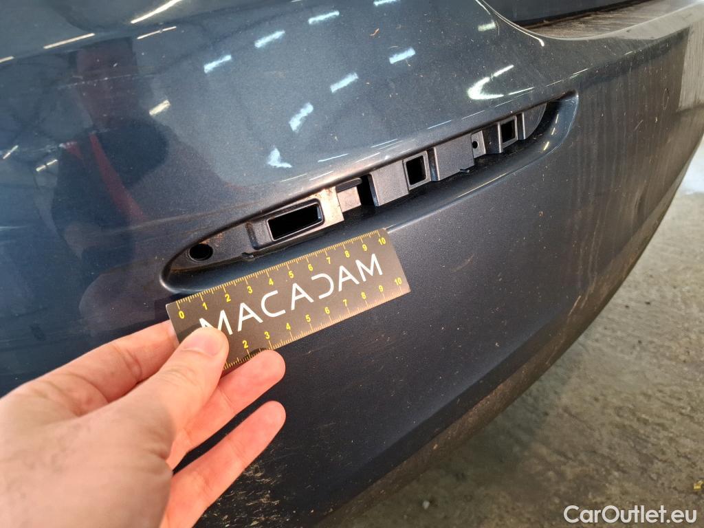  Mercedes  A-Klasse MERCEDES-BENZ Classe A Compact / 2018 / 5P / Berline A 250 e Business Line 8G-DCT #59