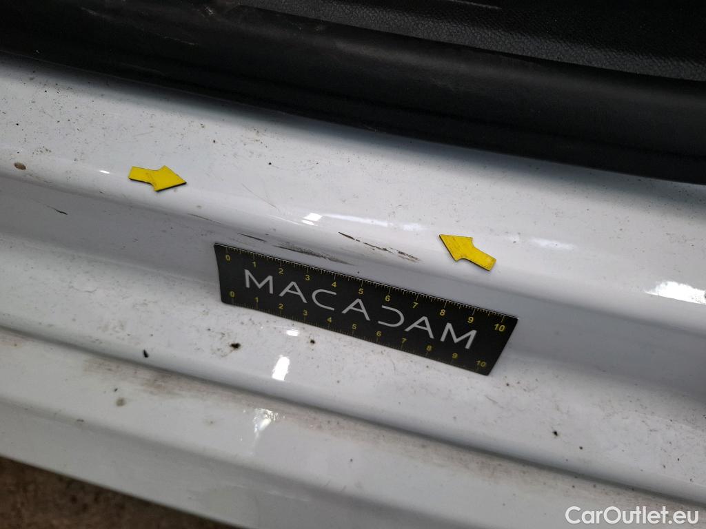  Peugeot  208  Allure Business 1.2 PureTech 100CV BVM6 E6d #36