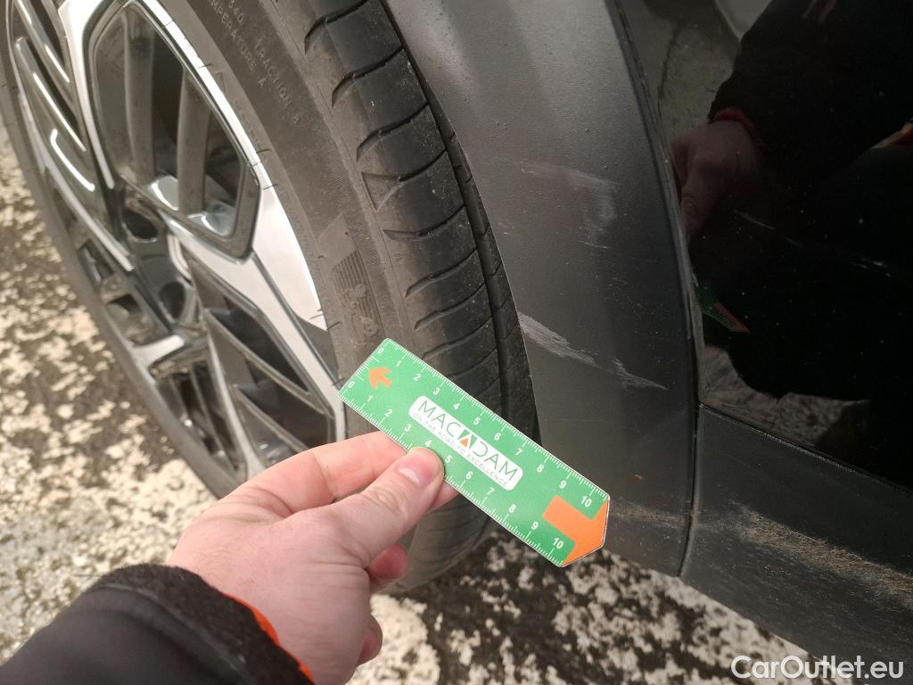  Citroen  C4 CITROEN  X / 2022 / 4P / Berline PureTech 130 S&S EAT8 Shine #31