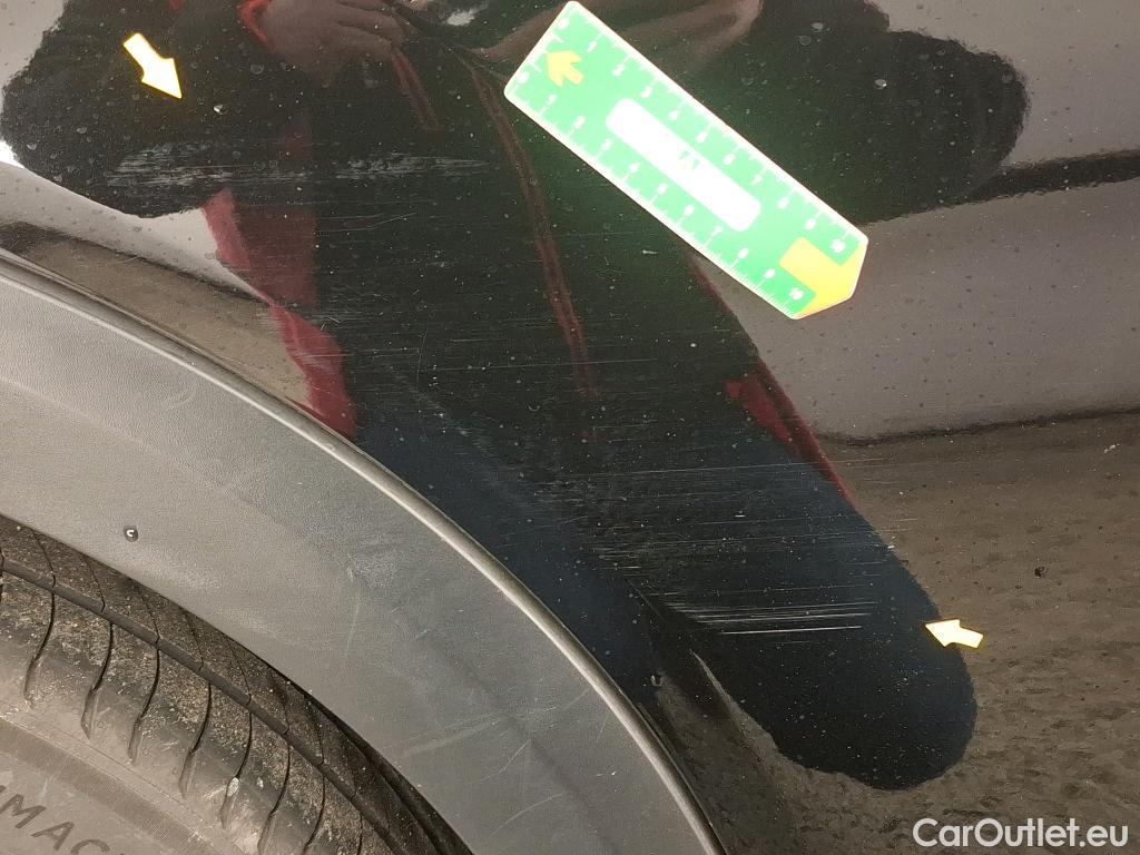  Citroen  C4 CITROEN  X / 2022 / 4P / Berline PureTech 130 S&S EAT8 Shine #2