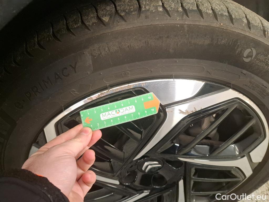  Citroen  C4 CITROEN  X / 2022 / 4P / Berline PureTech 130 S&S EAT8 Shine #9