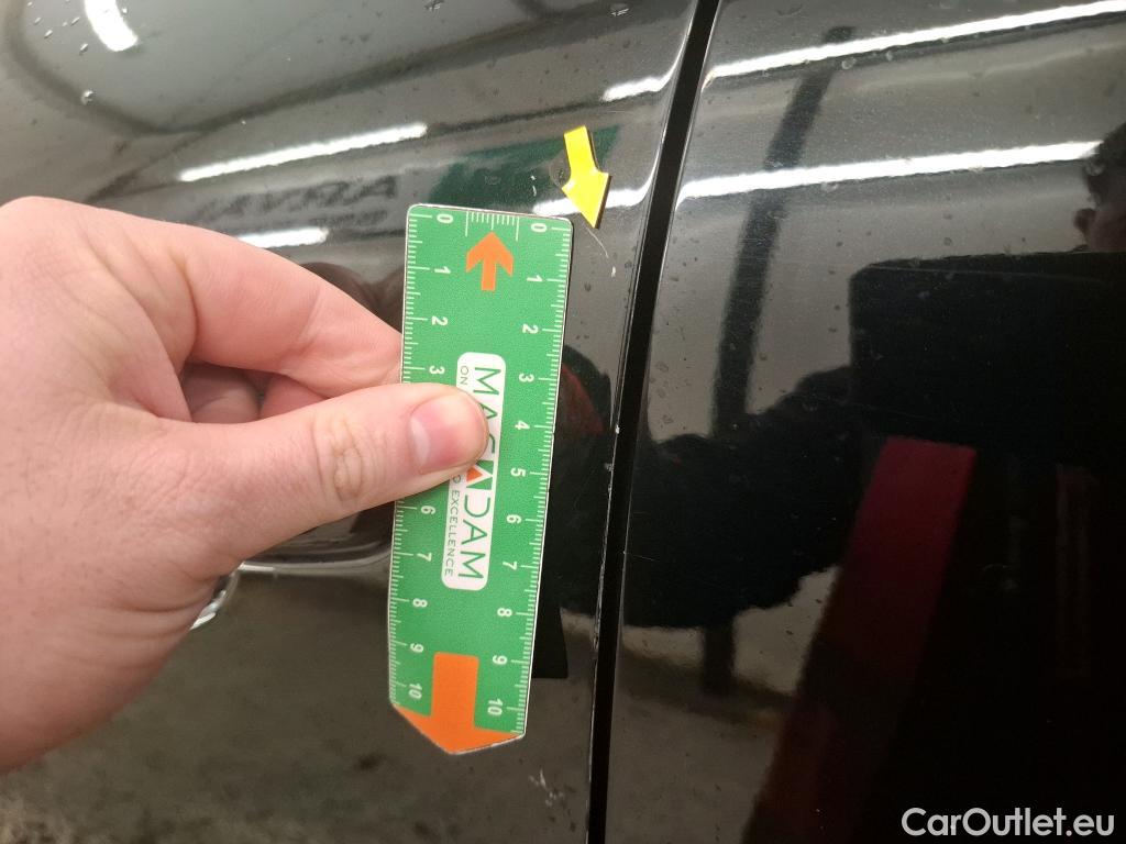  Citroen  C4 CITROEN  X / 2022 / 4P / Berline PureTech 130 S&S EAT8 Shine #5