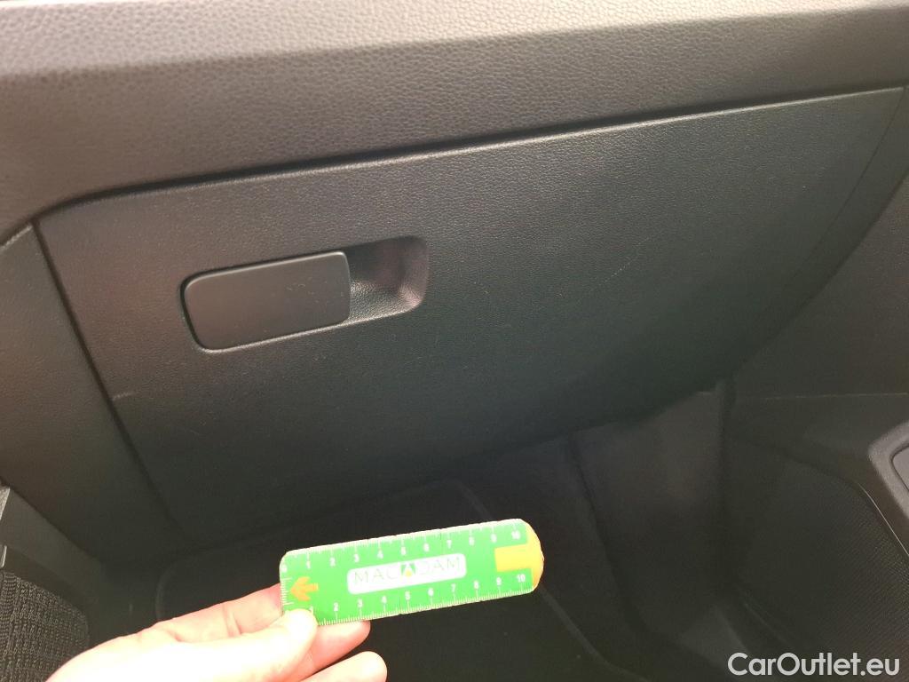  Volkswagen  Touran VOLKSWAGEN  / 2015 / 5P / monospace 2.0 TDI 150 Carat #19