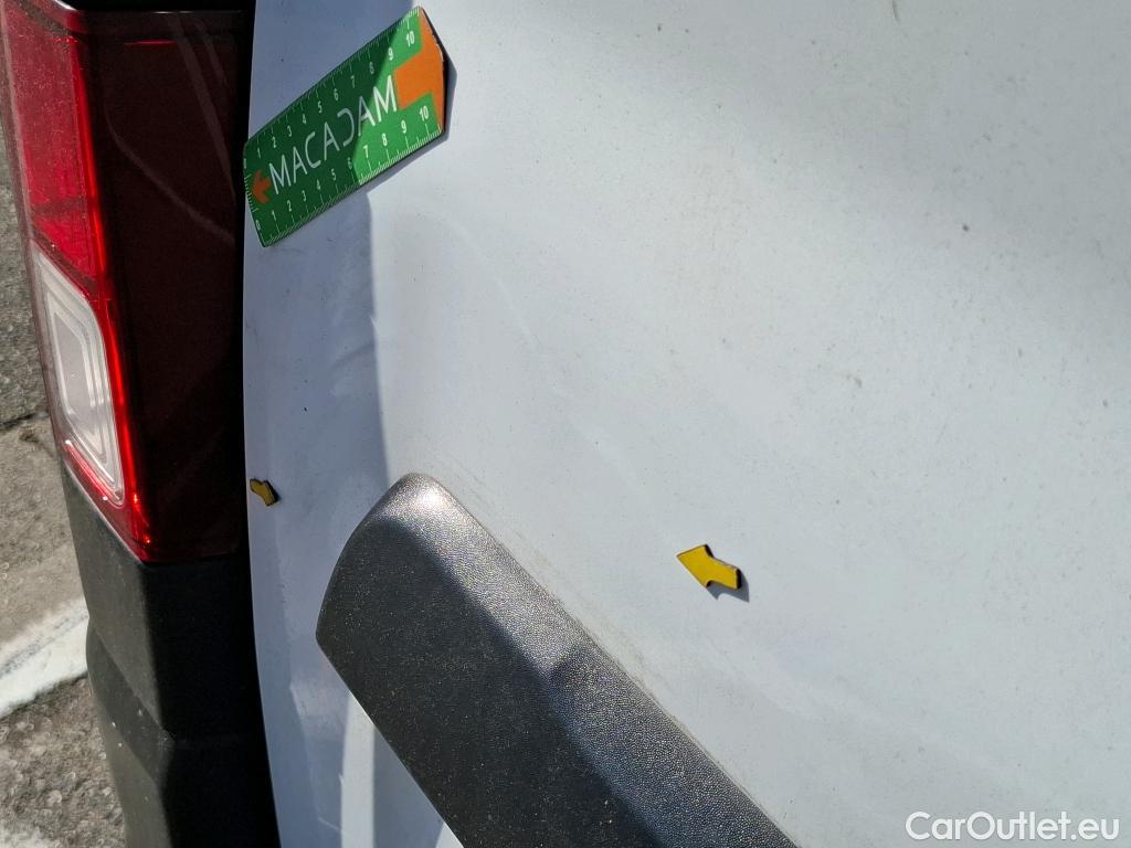  Renault  Trafic  Fourgon L2H1 3T Grand Confort 2.0 dCi 130CV BVM6 E6d #8