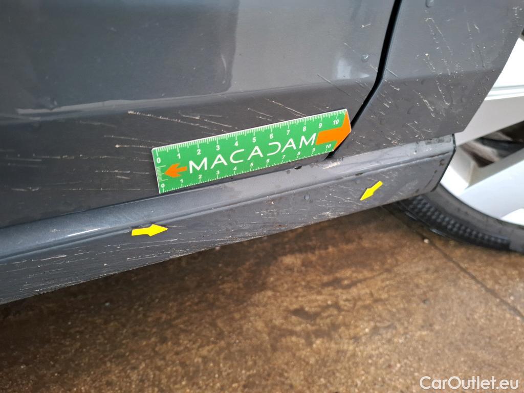  Volkswagen  Golf  VIII SW Style 2.0 TDI 115CV BVA7 E6d #3