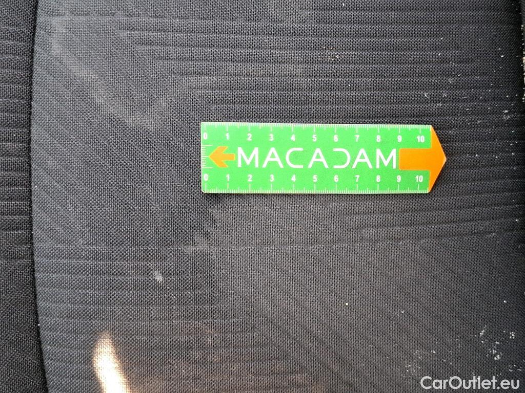  Renault  Trafic  Fourgon L2H1 3T Grand Confort 2.0 dCi 130CV BVM6 E6d #17