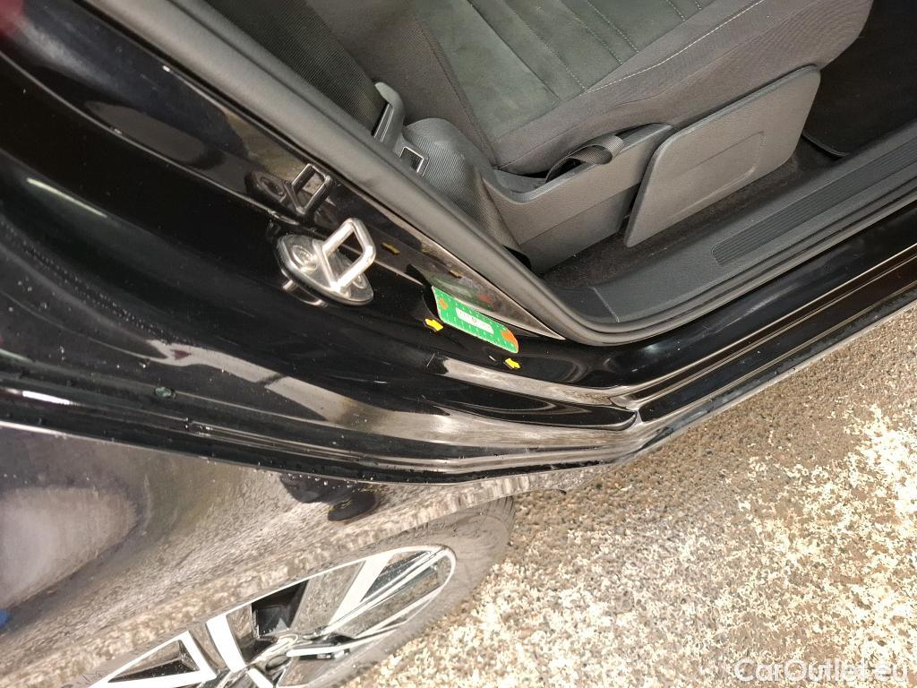  Volkswagen  Touran VOLKSWAGEN  / 2015 / 5P / monospace 2.0 TDI 150 Carat #17