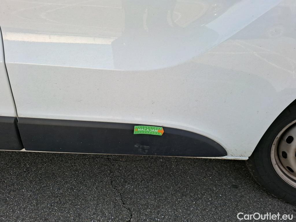  Renault  Trafic  Fourgon L2H1 3T Grand Confort 2.0 dCi 130CV BVM6 E6d #28