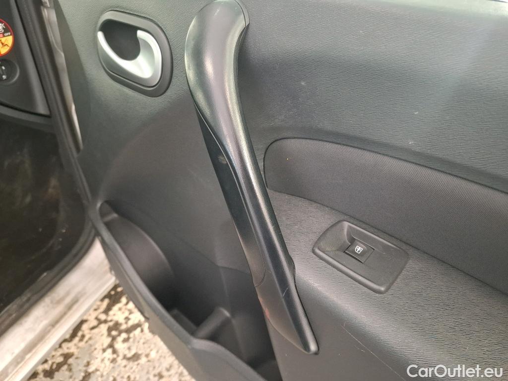  Renault  Kangoo  Zen 1.5 dCi 90CV BVM5 E6 #13