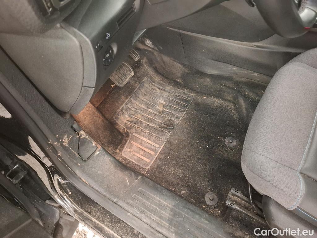  Citroen  C4 CITROEN  X / 2022 / 4P / Berline PureTech 130 S&S EAT8 Shine #12