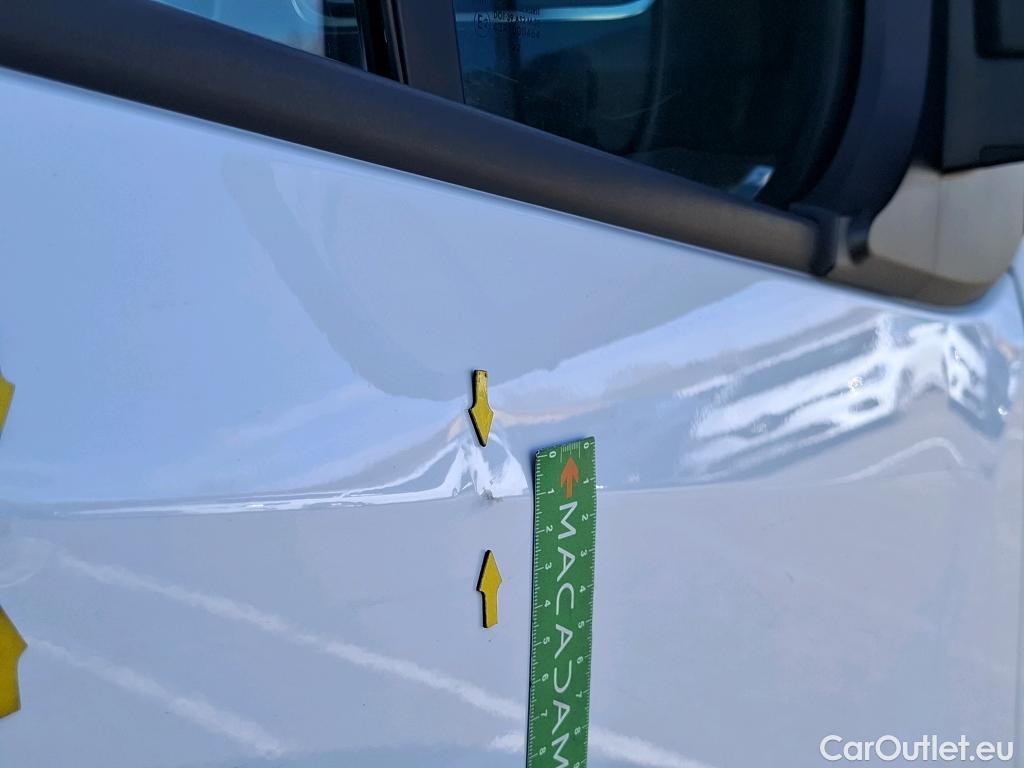  Renault  Trafic  Fourgon L2H1 3T Grand Confort 2.0 dCi 130CV BVM6 E6d #24