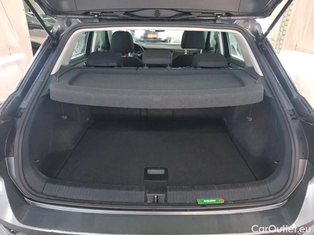  Volkswagen  T-ROC VOLKSWAGEN  / 2017 / 5P / SUV 1.5 TSI 150 EVO LOUNGE DSG7 #12