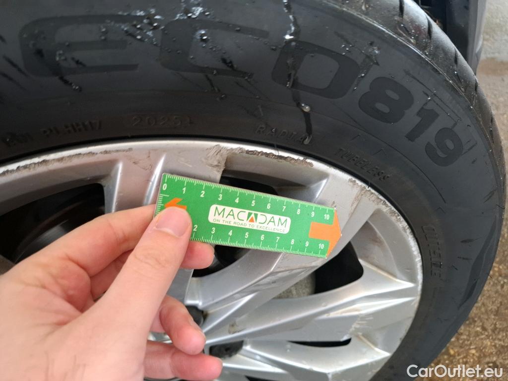  Volkswagen  T-ROC VOLKSWAGEN  / 2017 / 5P / SUV 1.5 TSI 150 EVO LOUNGE DSG7 #26