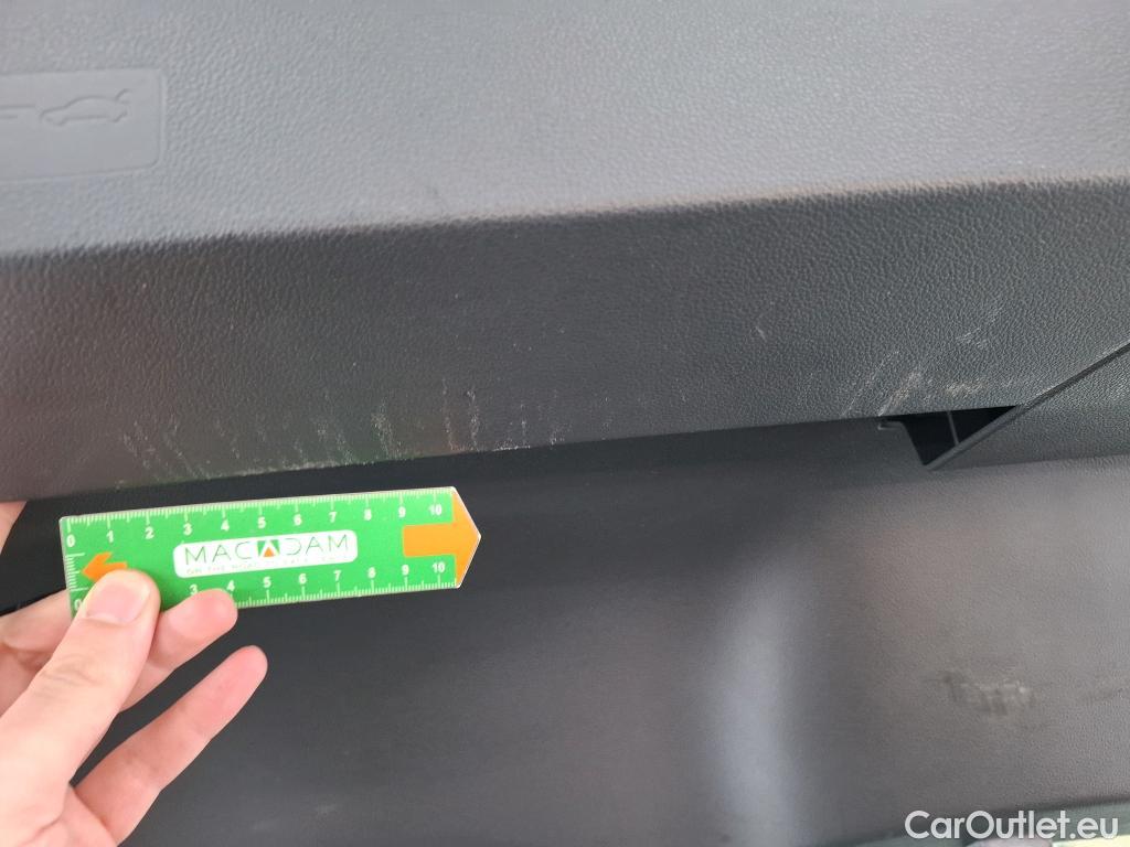  Volkswagen  T-ROC VOLKSWAGEN  / 2017 / 5P / SUV 1.5 TSI 150 EVO LOUNGE DSG7 #42