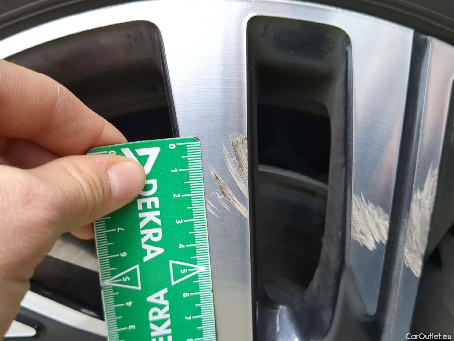  Peugeot  208  Allure Business 1.2 PureTech 100CV BVM6 E6d #29