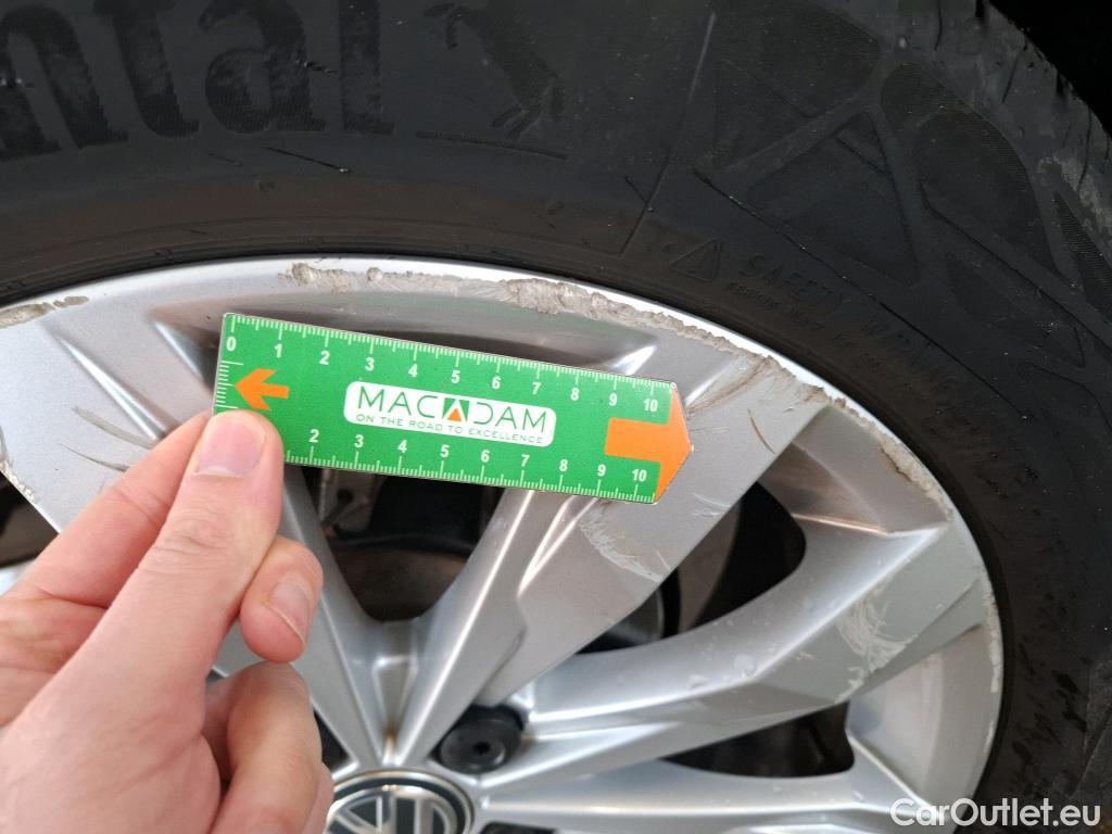  Volkswagen  T-ROC VOLKSWAGEN  / 2017 / 5P / SUV 1.5 TSI 150 EVO LOUNGE DSG7 #21