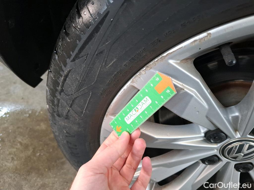  Volkswagen  T-ROC VOLKSWAGEN  / 2017 / 5P / SUV 1.5 TSI 150 EVO LOUNGE DSG7 #22