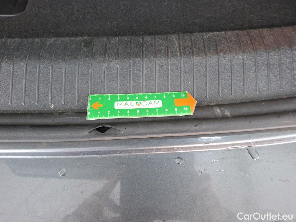  Volkswagen  T-ROC VOLKSWAGEN  / 2017 / 5P / SUV 1.5 TSI 150 EVO LOUNGE DSG7 #13