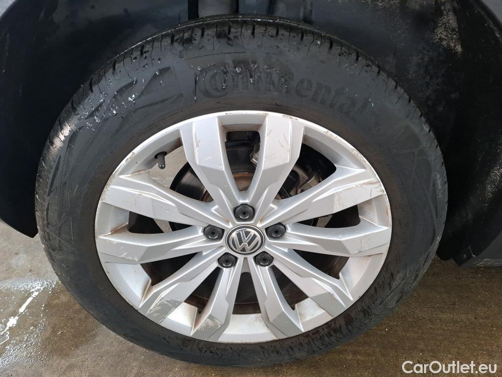  Volkswagen  T-ROC VOLKSWAGEN  / 2017 / 5P / SUV 1.5 TSI 150 EVO LOUNGE DSG7 #20