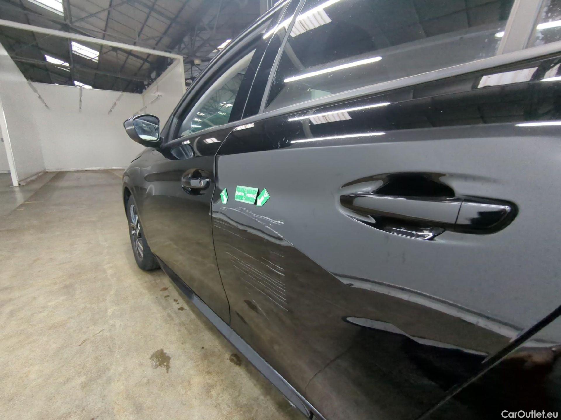  Peugeot  208  Allure Business 1.2 PureTech 100CV BVM6 E6d #41