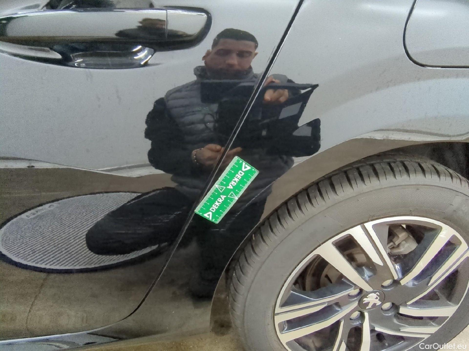  Peugeot  208  Allure Business 1.2 PureTech 100CV BVM6 E6d #52