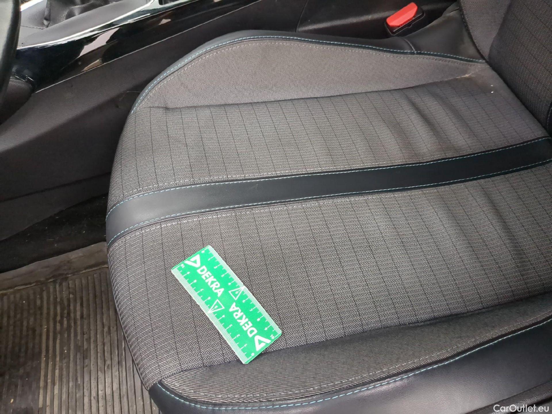  Peugeot  208  Allure Business 1.2 PureTech 100CV BVM6 E6d #2