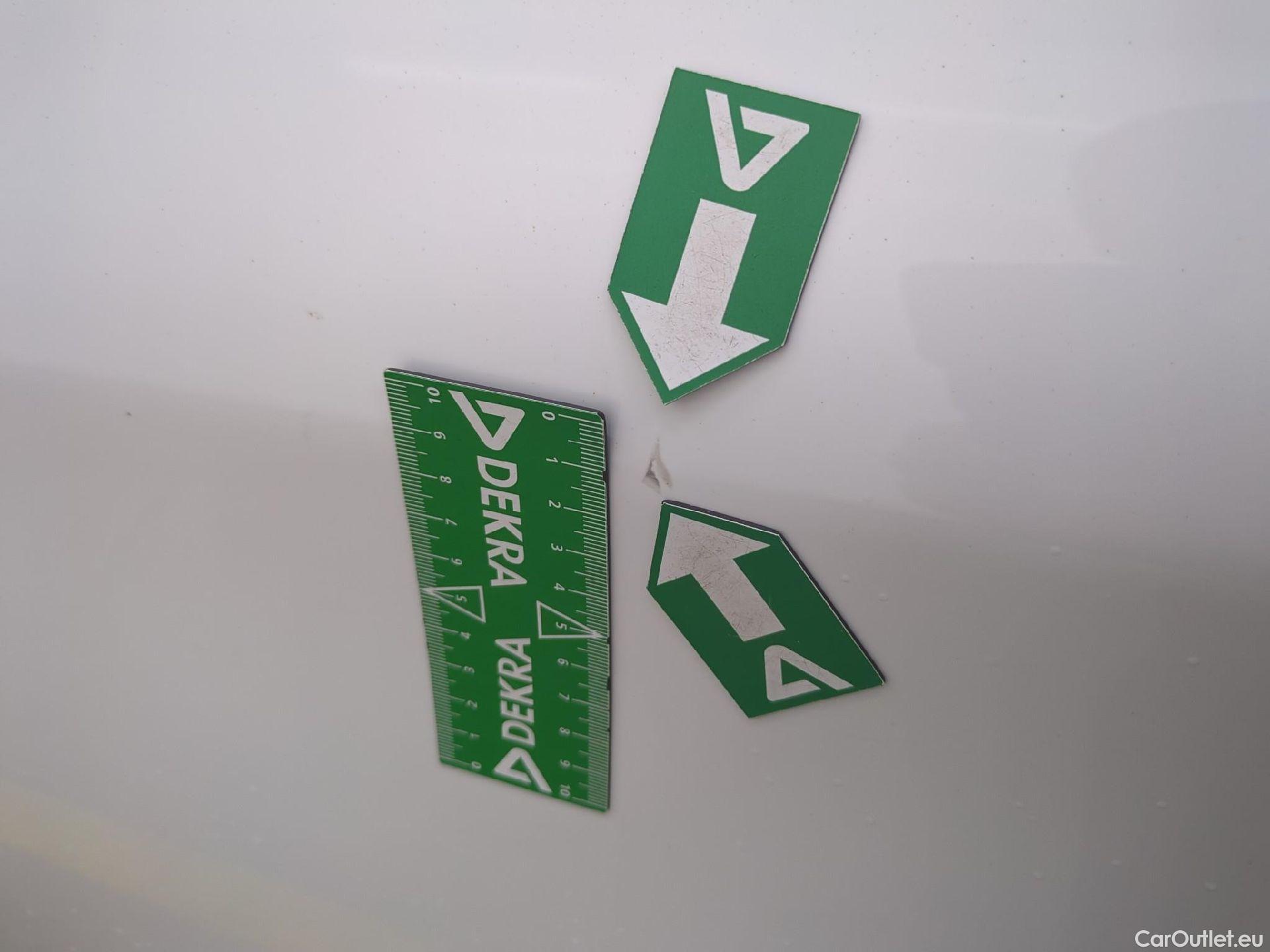  Peugeot  208 PEUGEOT  5p Berline Puretech 82 ACTIVE #9