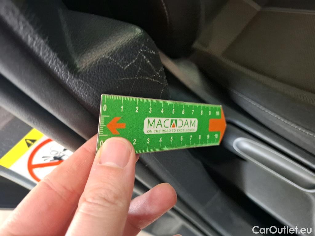  Volkswagen  T-ROC VOLKSWAGEN  / 2017 / 5P / SUV 1.5 TSI 150 EVO LOUNGE DSG7 #40