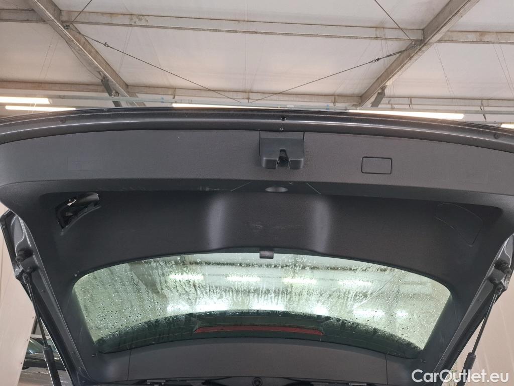  Volkswagen  T-ROC VOLKSWAGEN  / 2017 / 5P / SUV 1.5 TSI 150 EVO LOUNGE DSG7 #41