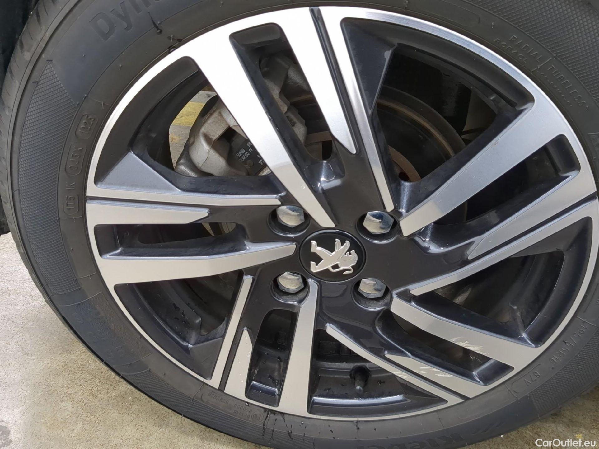  Peugeot  208  Allure Business 1.2 PureTech 100CV BVM6 E6d #22