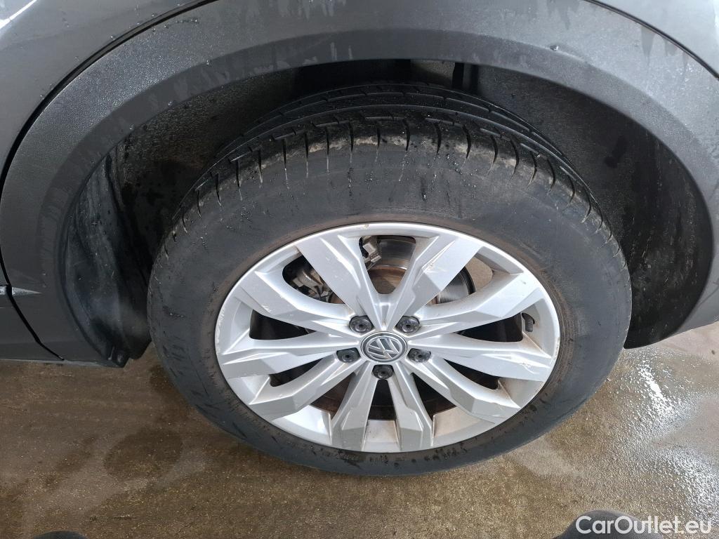  Volkswagen  T-ROC VOLKSWAGEN  / 2017 / 5P / SUV 1.5 TSI 150 EVO LOUNGE DSG7 #31
