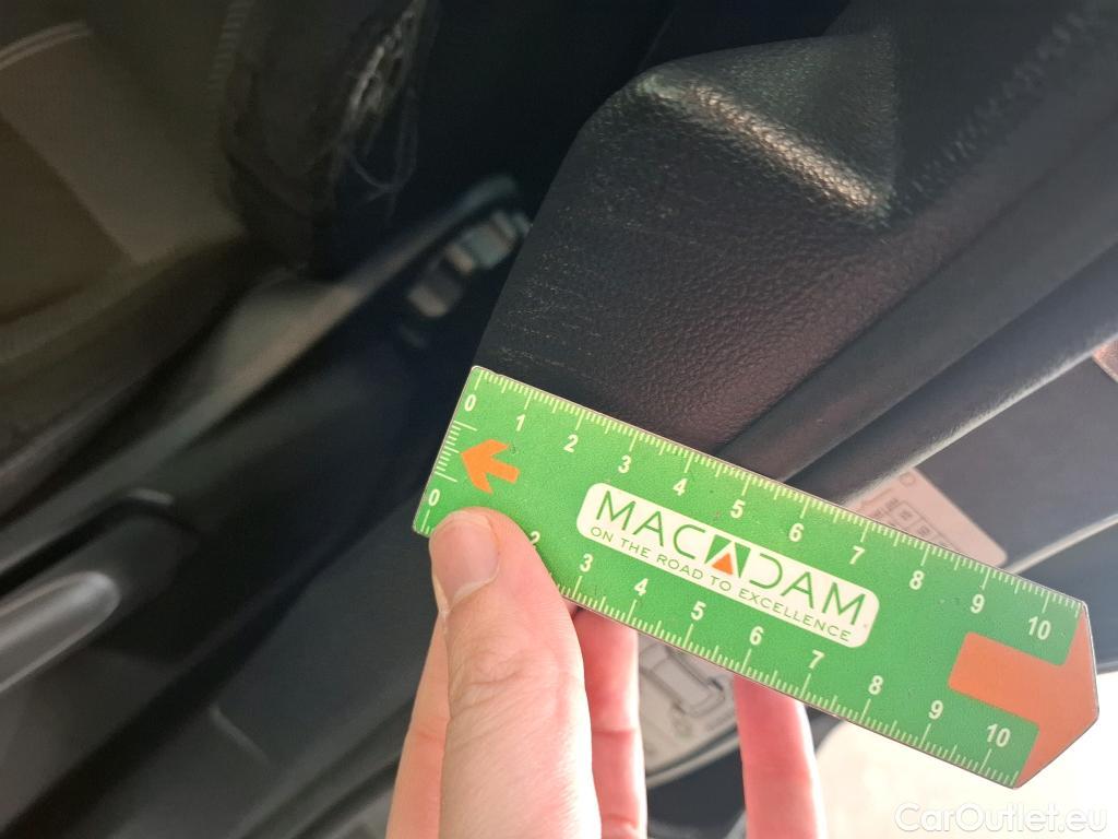  Volkswagen  T-ROC VOLKSWAGEN  / 2017 / 5P / SUV 1.5 TSI 150 EVO LOUNGE DSG7 #38