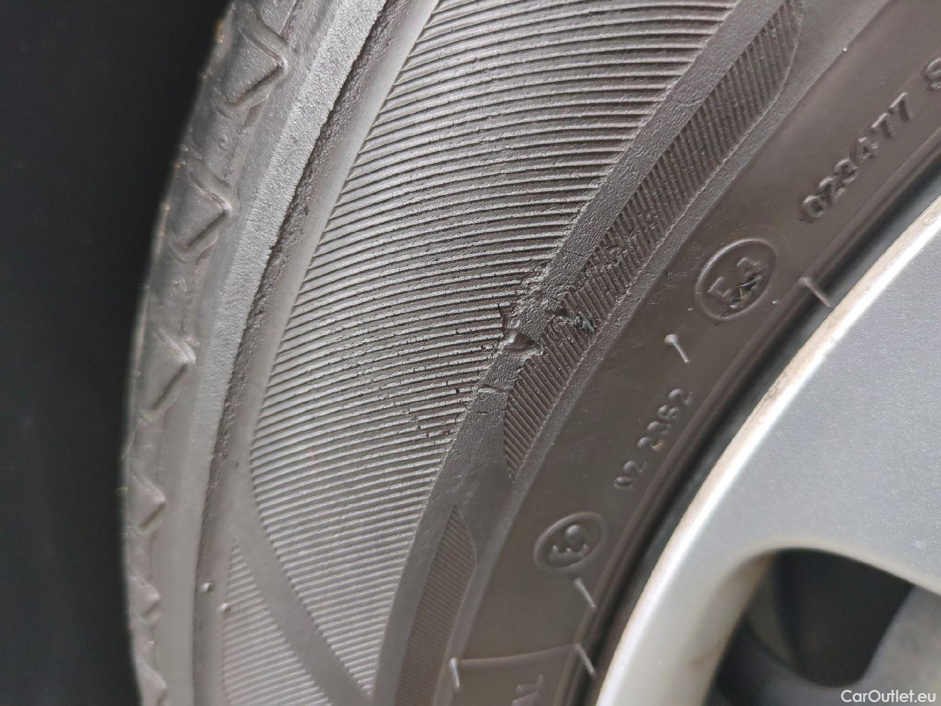  Peugeot  208 PEUGEOT  5p Berline Puretech 82 ACTIVE #2