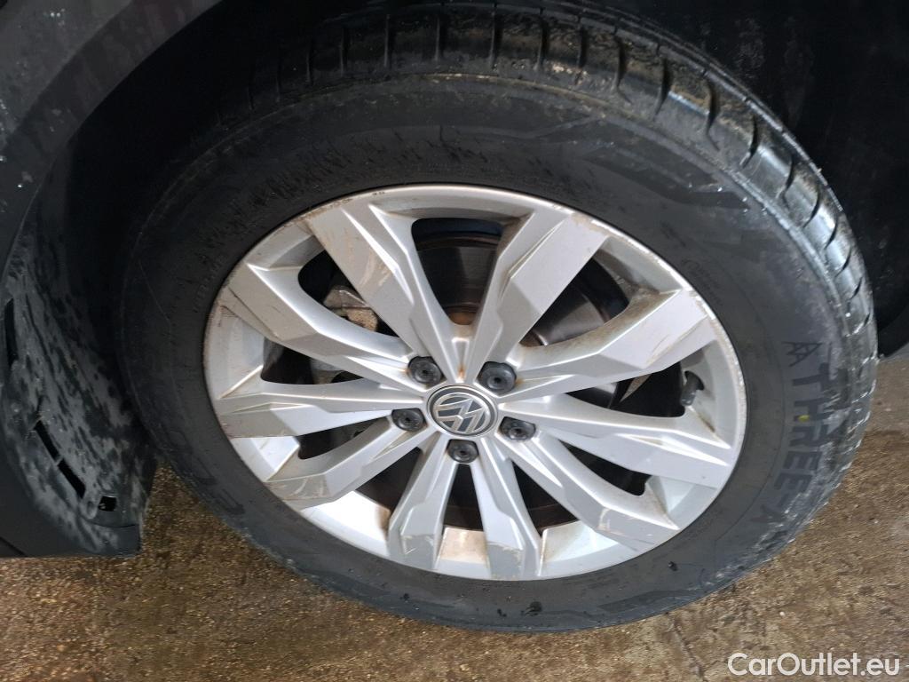  Volkswagen  T-ROC VOLKSWAGEN  / 2017 / 5P / SUV 1.5 TSI 150 EVO LOUNGE DSG7 #28