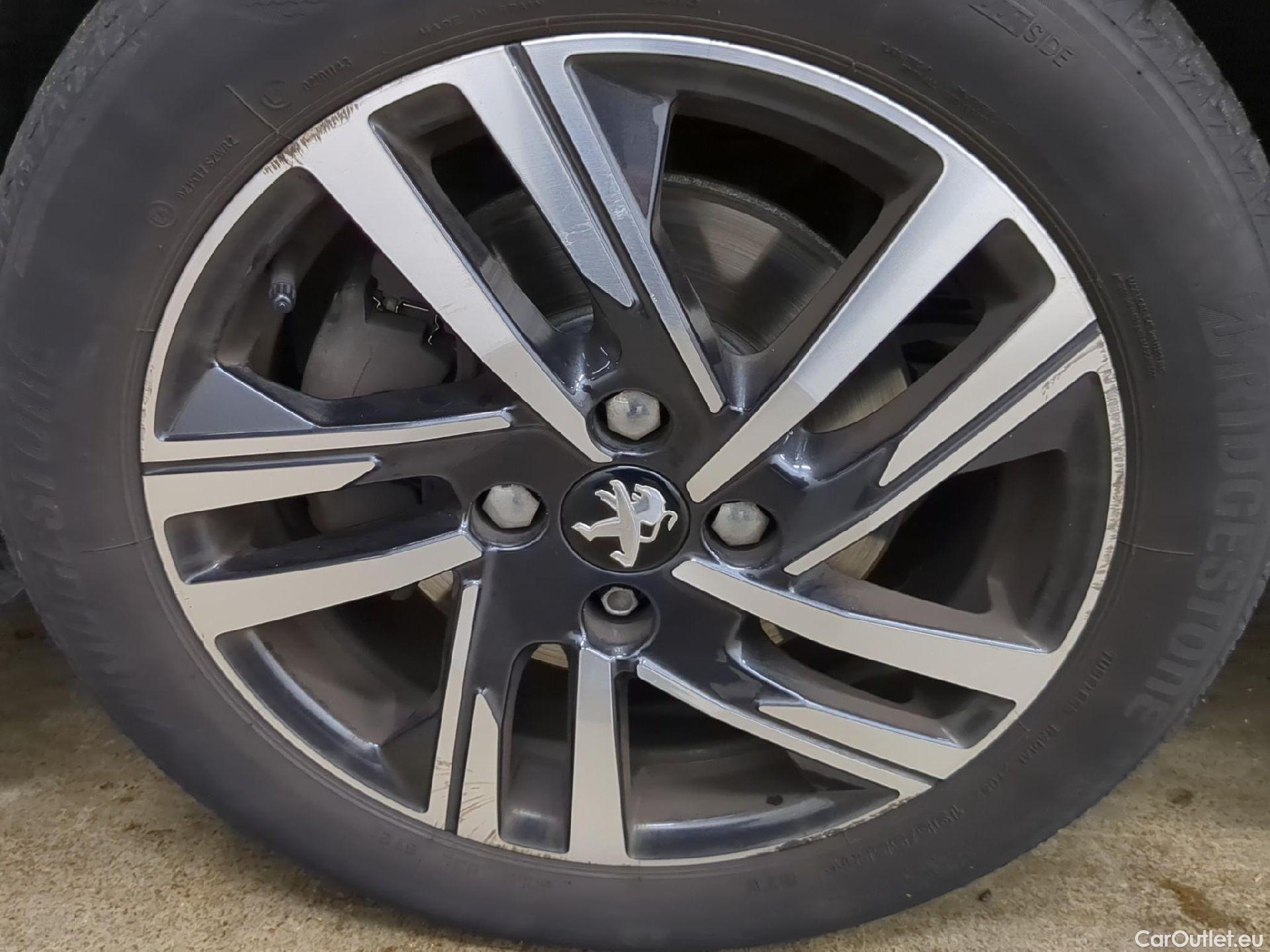  Peugeot  208  Allure Business 1.2 PureTech 100CV BVM6 E6d #32