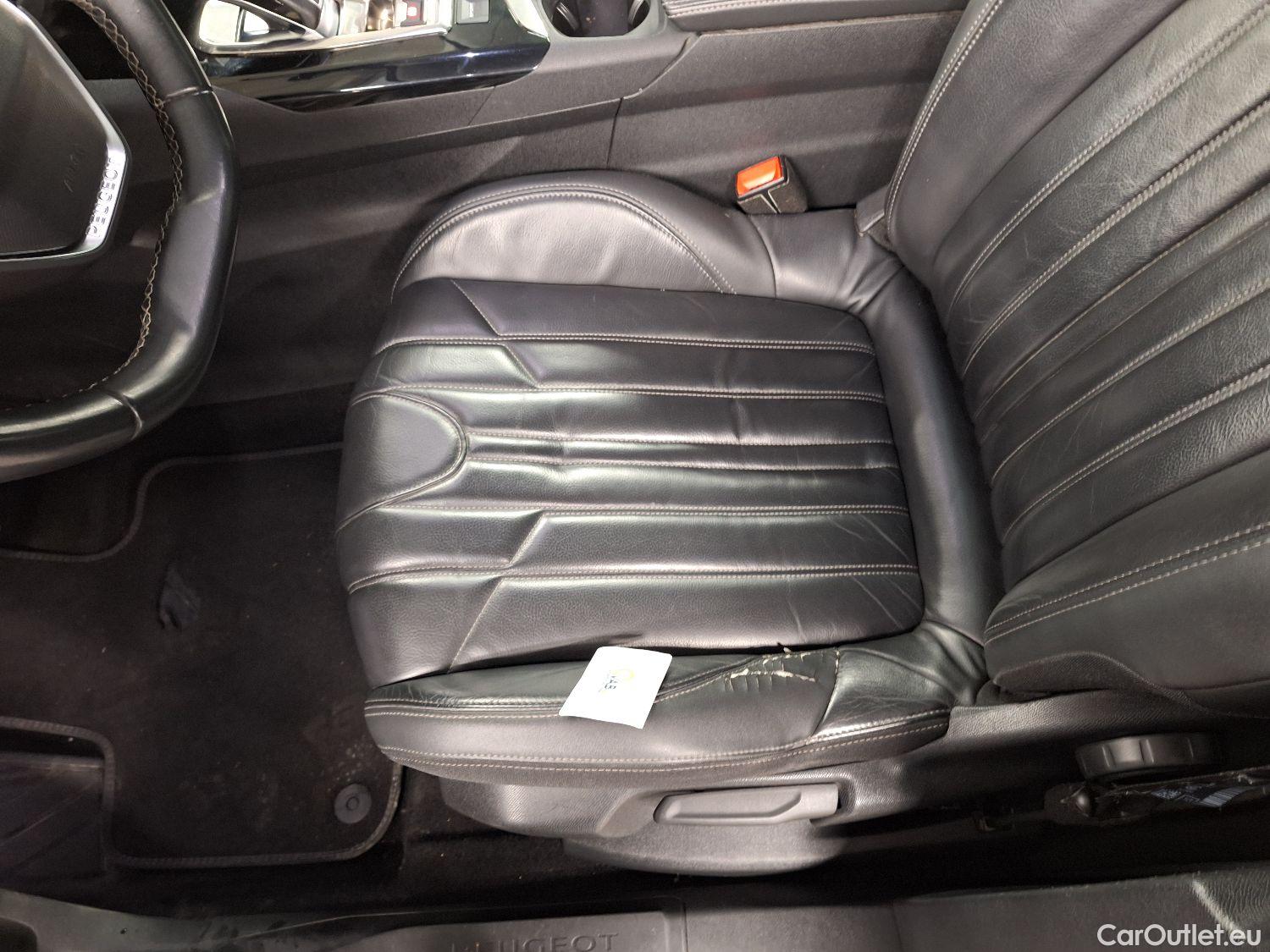  Peugeot  5008 Peugeot,  '16, Peugeot  1.5 BlueHDi 96kW S&S EAT8 Allure 5d 7pl #49