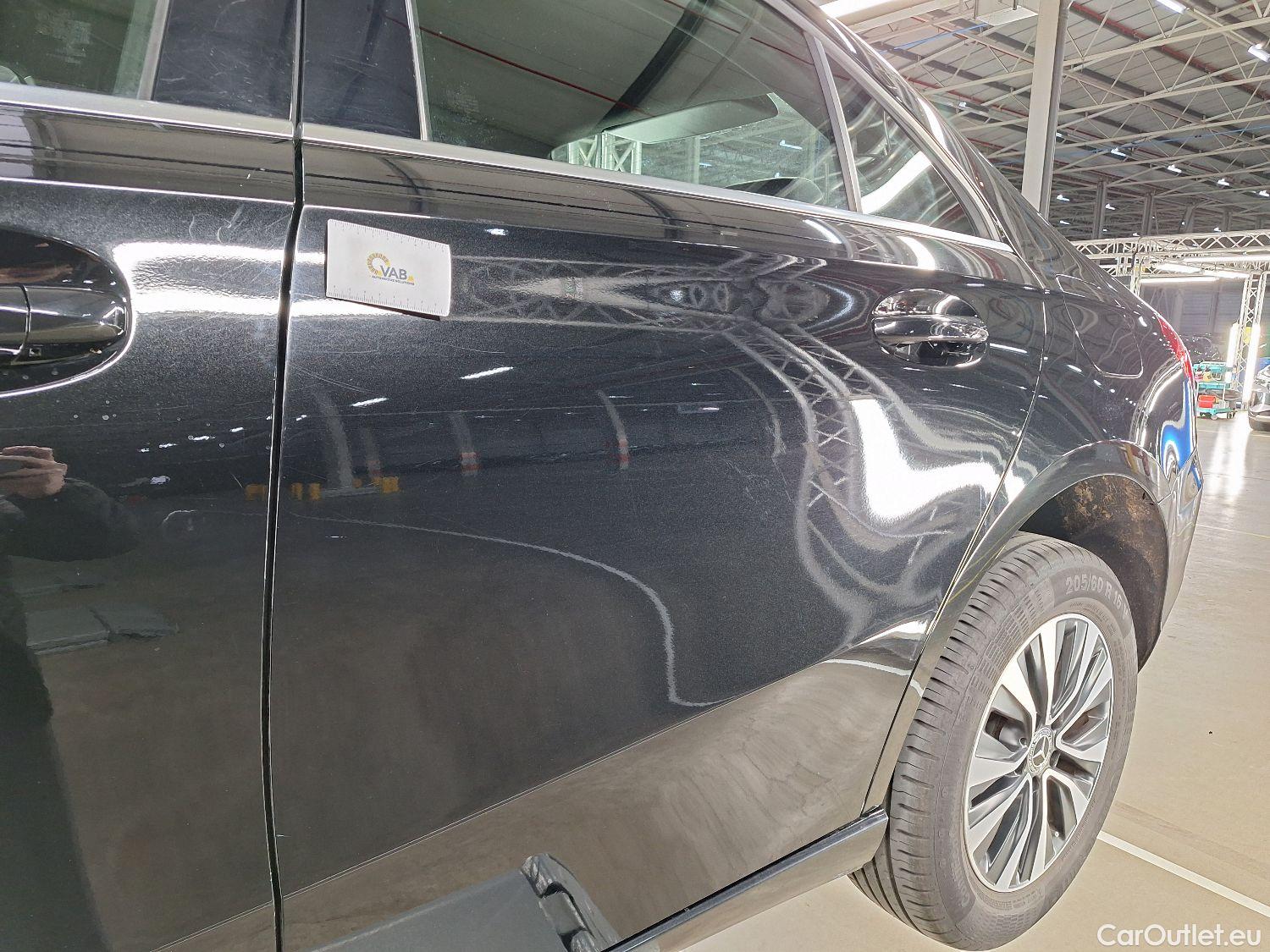  Mercedes  A-Klasse Mercedes, A-Class Berline '18, Mercedes-Benz  Limousine A 180 d DCT Busin #33