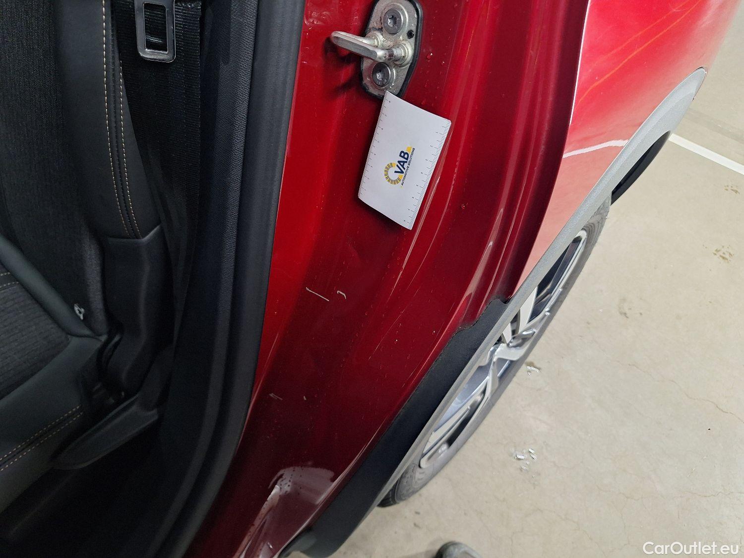  Peugeot  5008 Peugeot,  '16, Peugeot  1.5 BlueHDi 96kW S&S EAT8 GT Line 5d #42