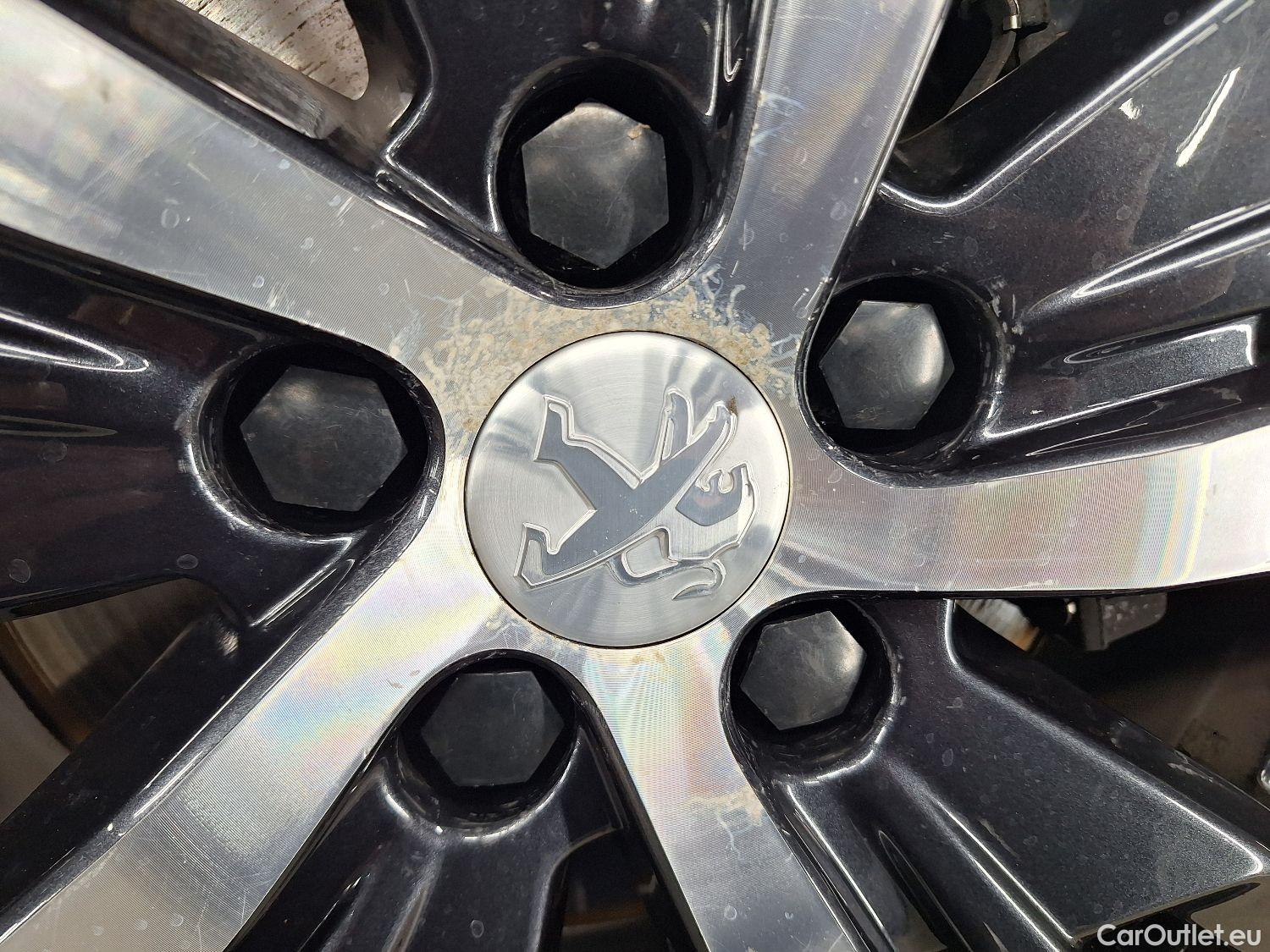  Peugeot  5008 Peugeot,  '16, Peugeot  1.5 BlueHDi 96kW S&S EAT8 GT Line 5d #2