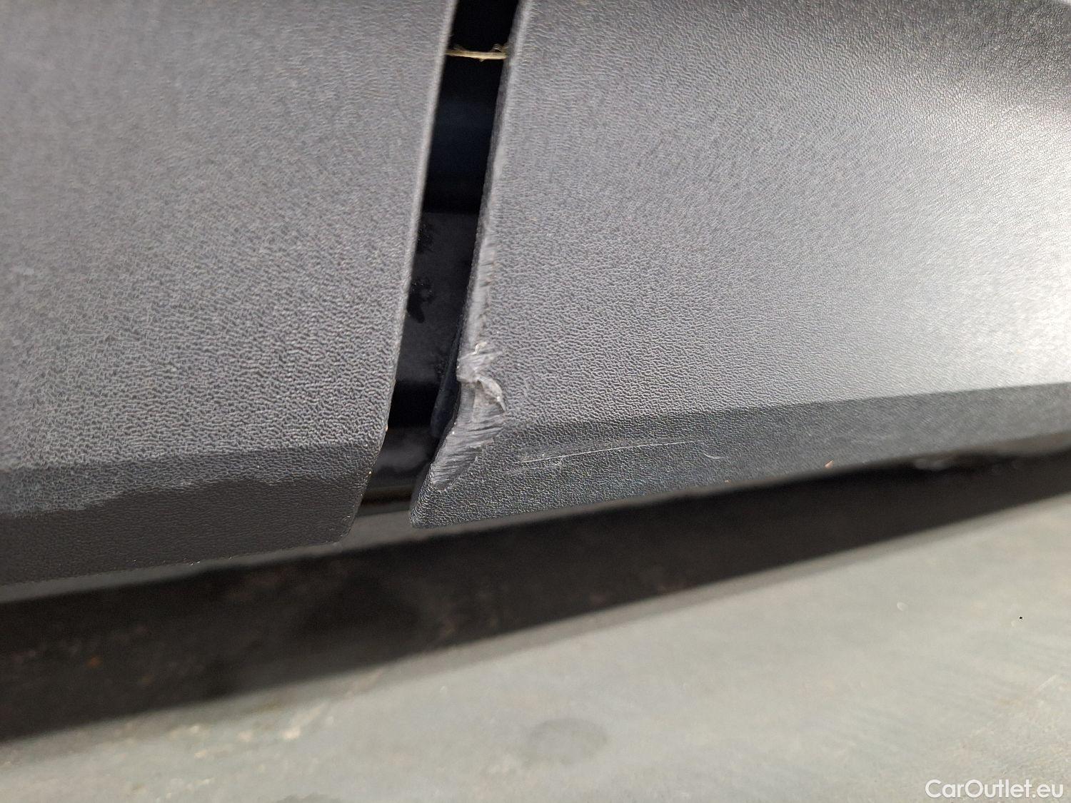  Volvo  XC 40 Volvo, XC40 '17 PHEV, Volvo XC40 T4 Recharge Geartronic R-Design 5d #2