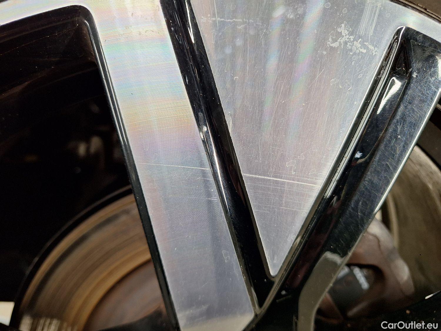  Volvo  XC 40 Volvo, XC40 '17 PHEV, Volvo XC40 T4 Recharge Geartronic R-Design 5d #8