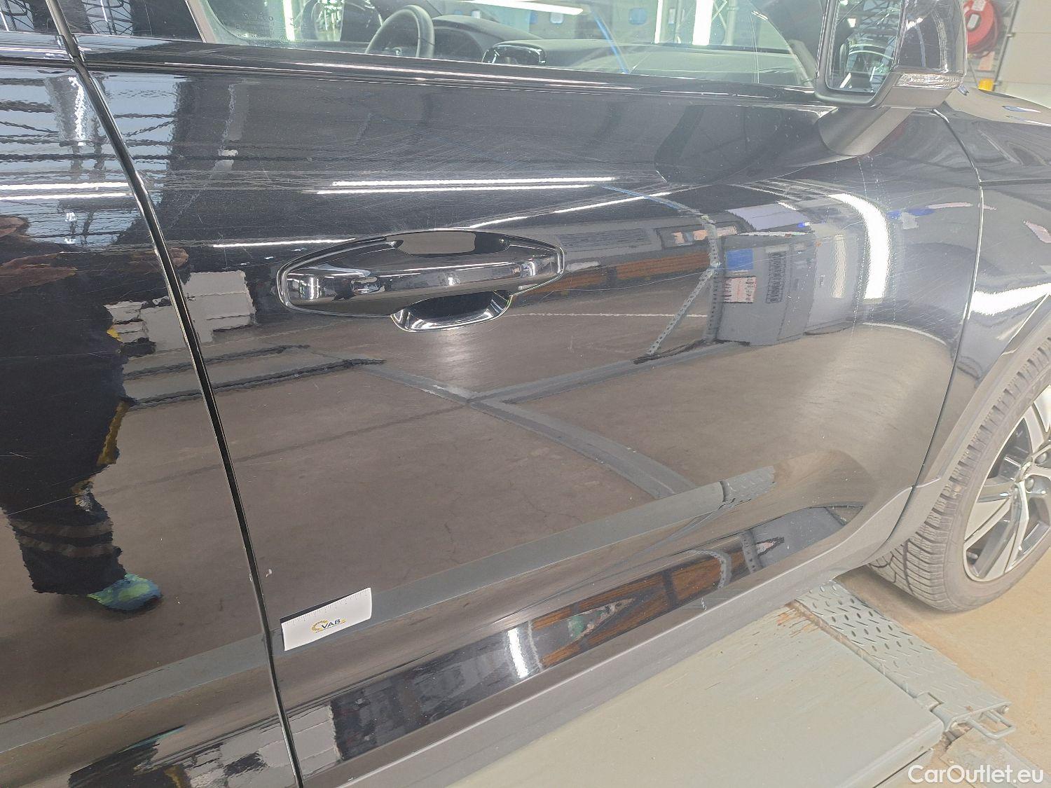  Volvo  XC 40 Volvo, XC40 '17 PHEV, Volvo XC40 T4 Recharge Geartronic R-Design 5d #10