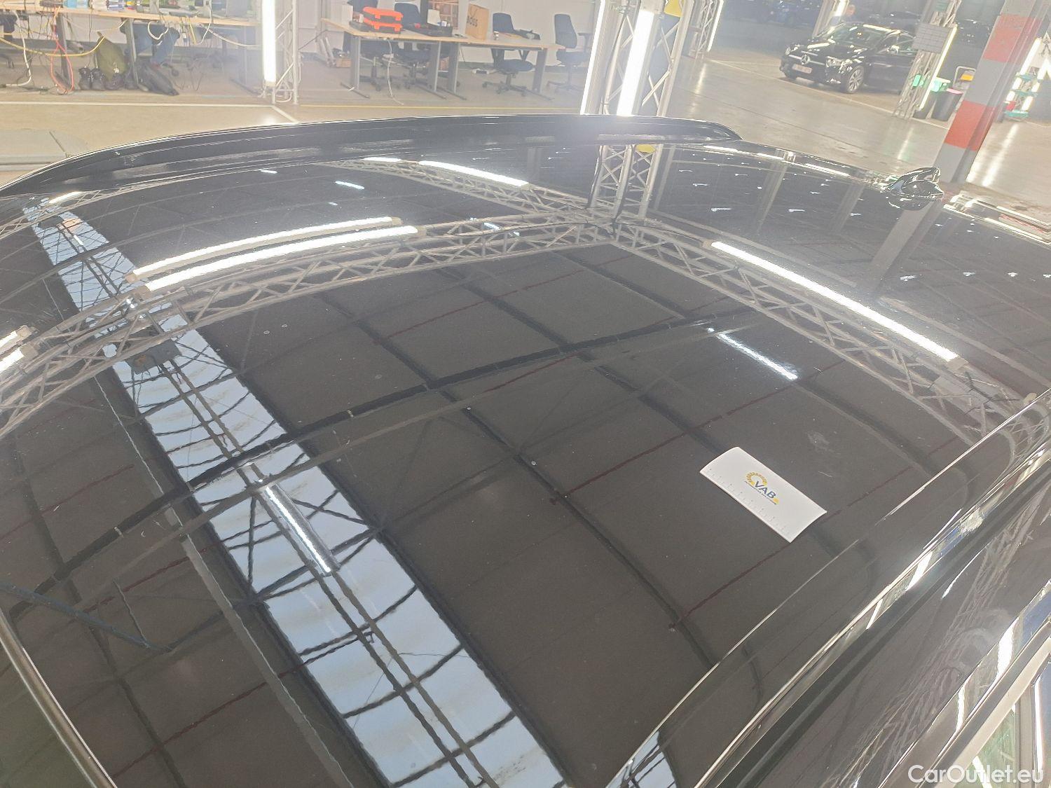  Volvo  XC 40 Volvo, XC40 '17 PHEV, Volvo XC40 T4 Recharge Geartronic R-Design 5d #4