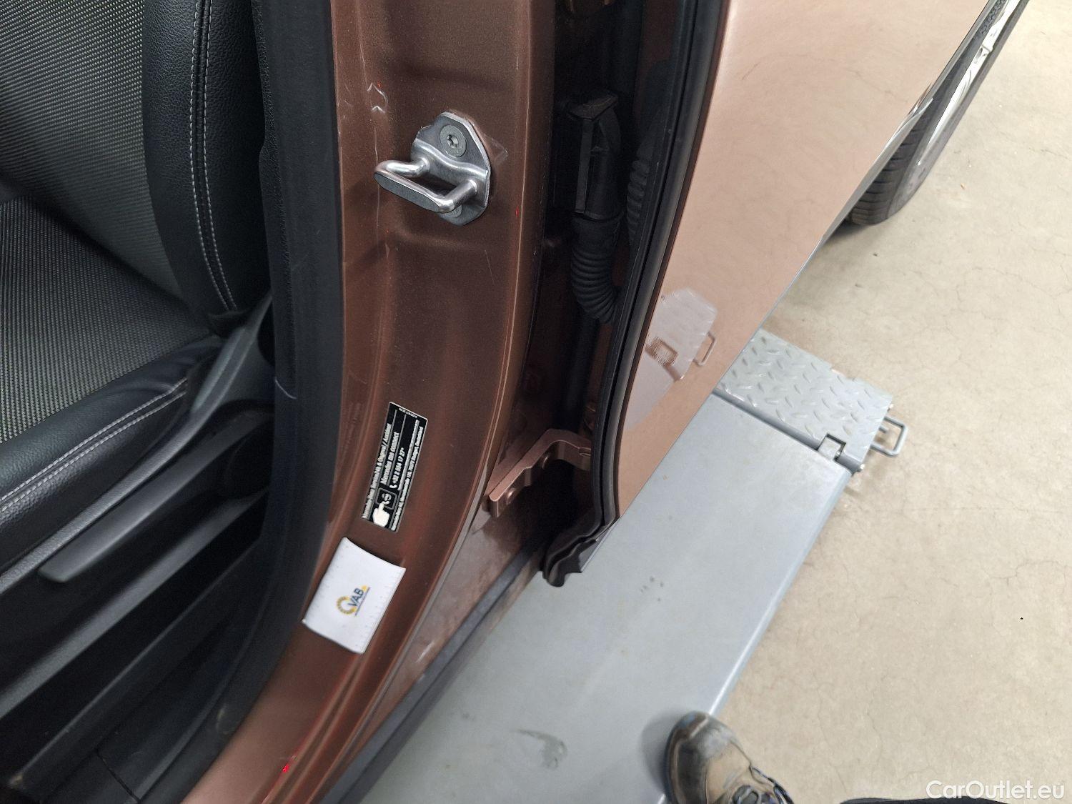  Mercedes  GLB Mercedes,  '19, Mercedes-Benz   200 d Business Solution 5d #17