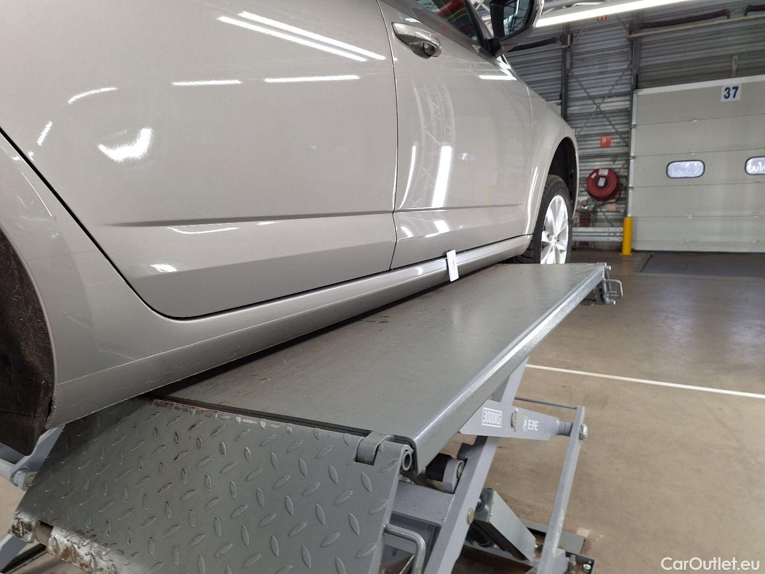  Skoda  Octavia Skoda,  Combi FL'16, Skoda  Combi 1.6 CRTDI GreenTec 85kW Ambiti #14