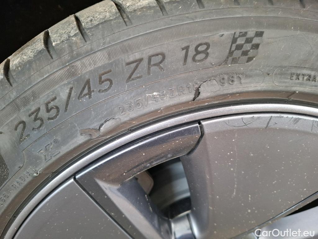  Tesla  Model 3 TESLA  / 2018 / 4P / Berline Grande Autonomie #4